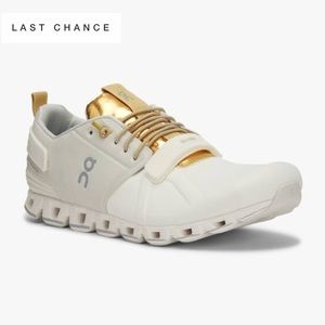 On Cloud Edge Moon Running Shoe Collector’s Edit.